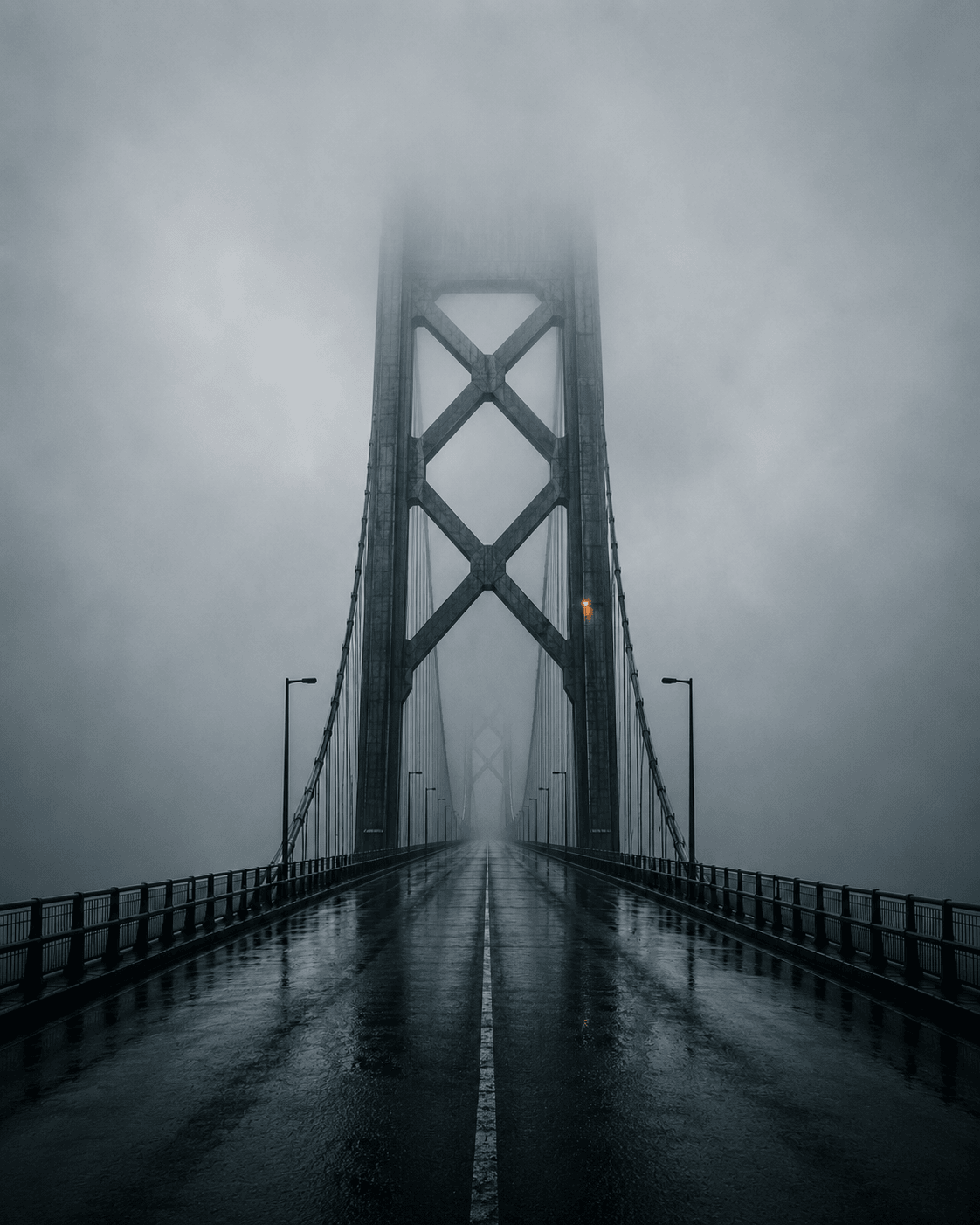 Nebelbrücke aus der KI-Bildserie Silent Structures